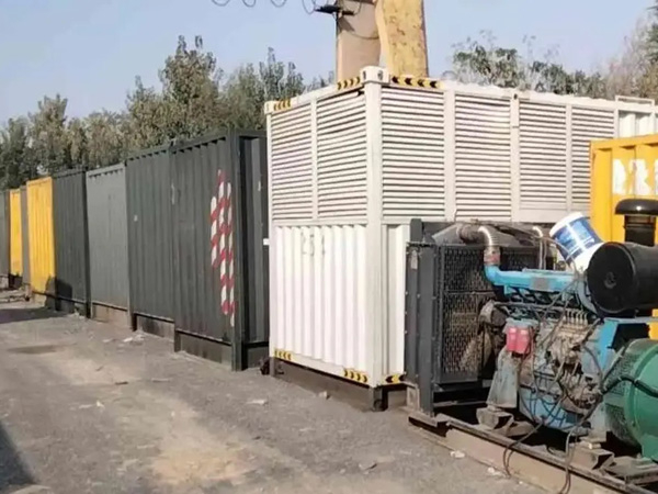 嘉定200KW柴油发电机机组每小时油耗是多少?